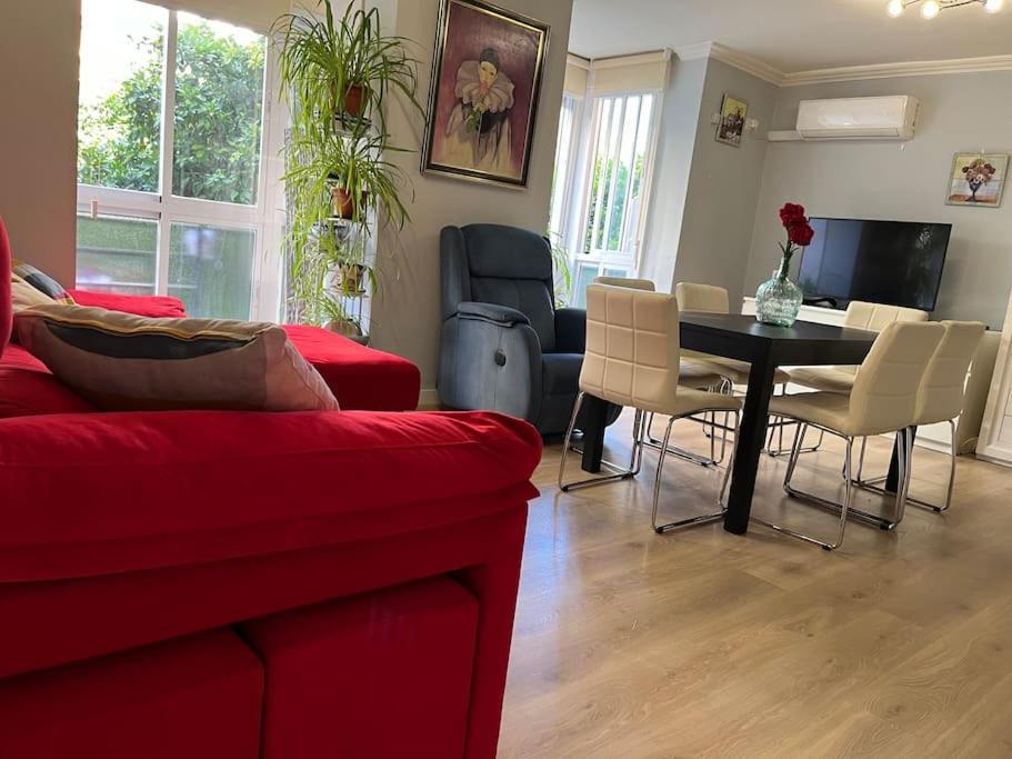 Triana Family Suites Σεβίλλη Εξωτερικό φωτογραφία