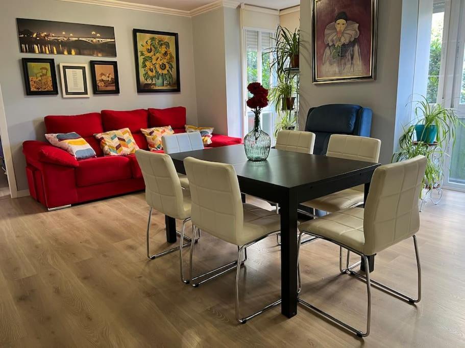 Triana Family Suites Σεβίλλη Εξωτερικό φωτογραφία